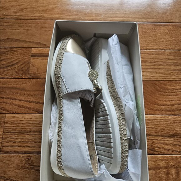 Anne Klein Women’s Akzetta White Sneaker Size 8.5M - Picture 2 of 7